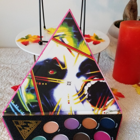 Def Leppard Eyeshadow Palette - Picture 5 of 6